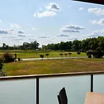 Hotel Relais De - Hotel, Golf & Margaux-Cantenac