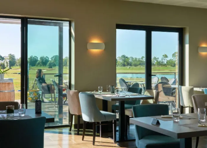 Otel Relais De - Hotel, Golf & Margaux-Cantenac